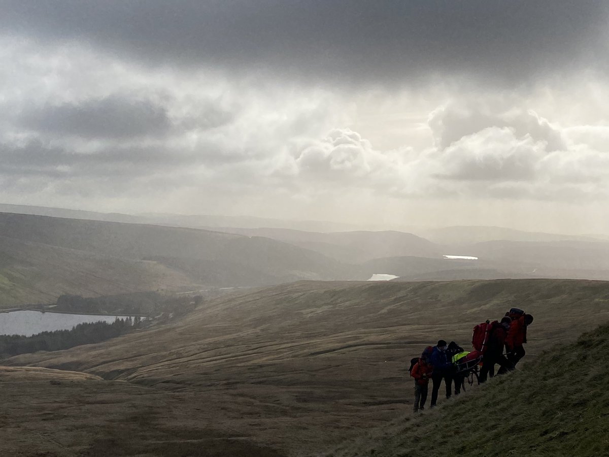 A mighty fine #autumn day today for us doing a bit of training in the central #BreconBeacons Beautiful weather (to make up for yesterday) and beautiful sun/cloud lighting for some photos 😀👍