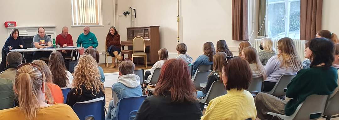 WLOGRisingStars's tweet photo. Great to see some new faces plus some familiar friends at the information meeting for Legally Blonde.
It's not too late to audition for this exciting production.
All Cast &amp; Audition Information can be downloaded from our website https://t.co/geehEIcn7B https://t.co/pWX23AIGUW