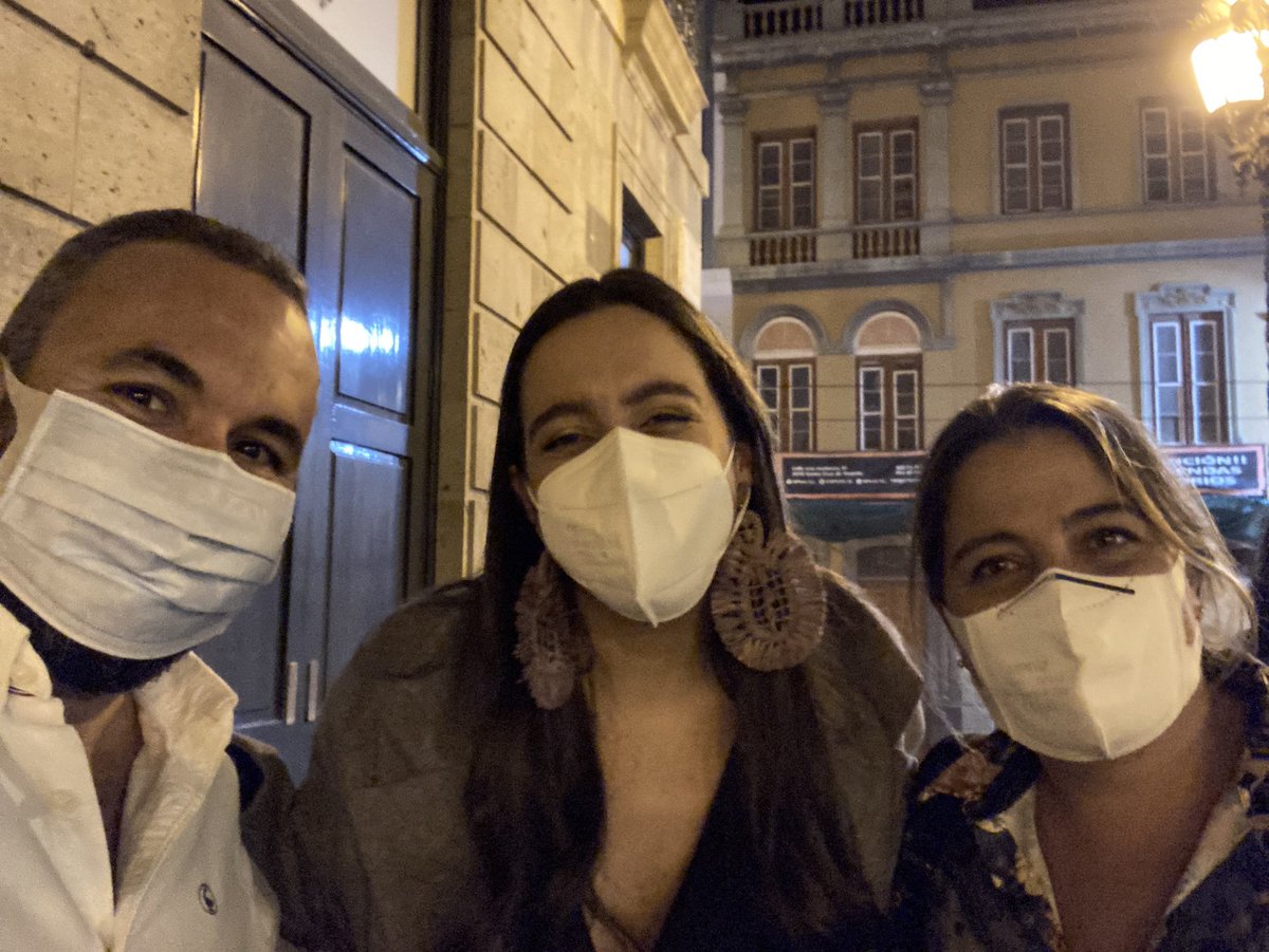 Rafa_Gil_'s tweet photo. Te tomamos la palabra y te esperamos en Cádiz con los brazos abiertos, @valeriacasrod. ¡Qué bonito cantas! ¡Que concierto tan emocionalmente nos has brindado! https://t.co/BxHYToYt89
