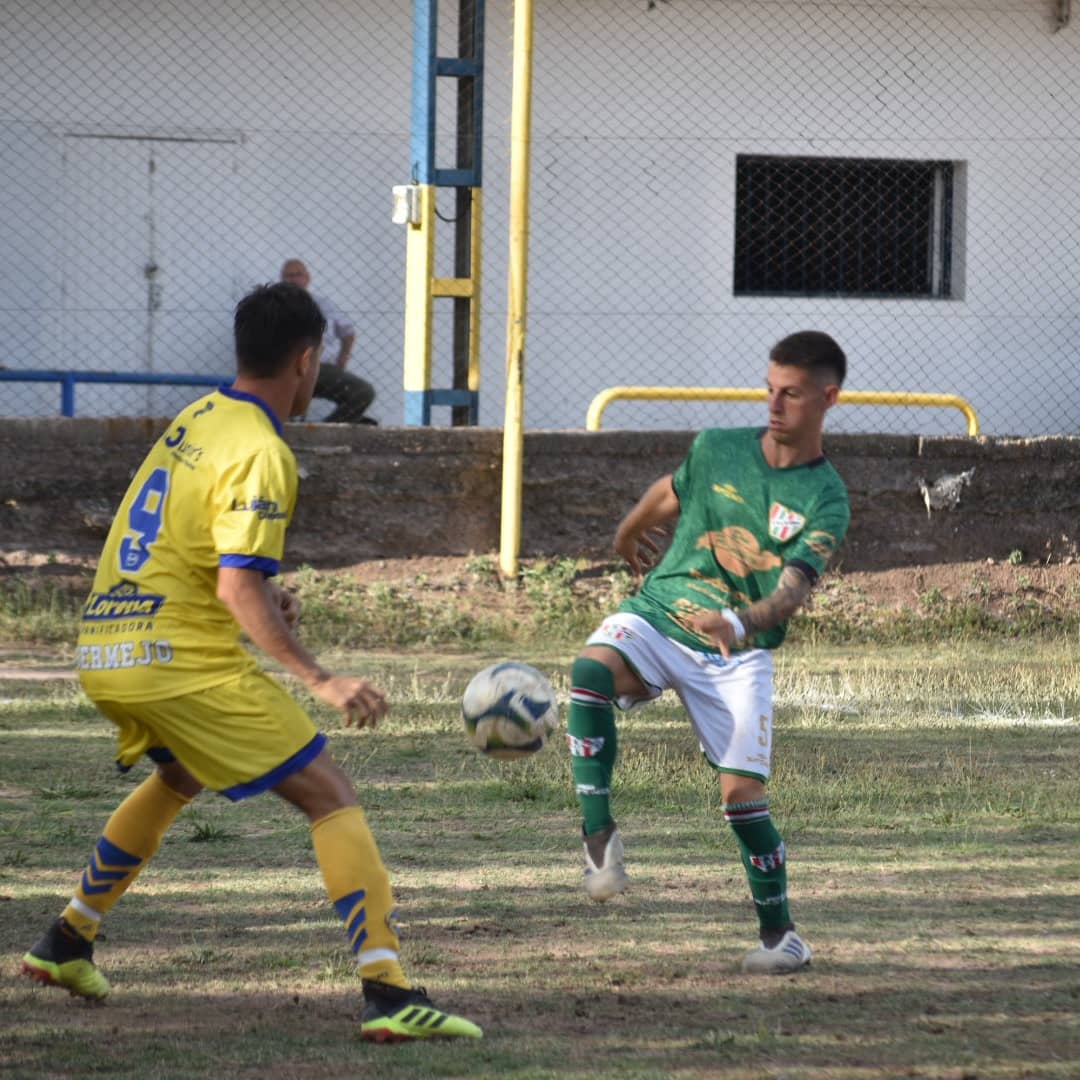 DepGuaymallen's tweet photo. FINAL DEL PARTIDO | Guaymallén igualó sin goles frente a Boca de Bermejo. https://t.co/WhJzK94vlK