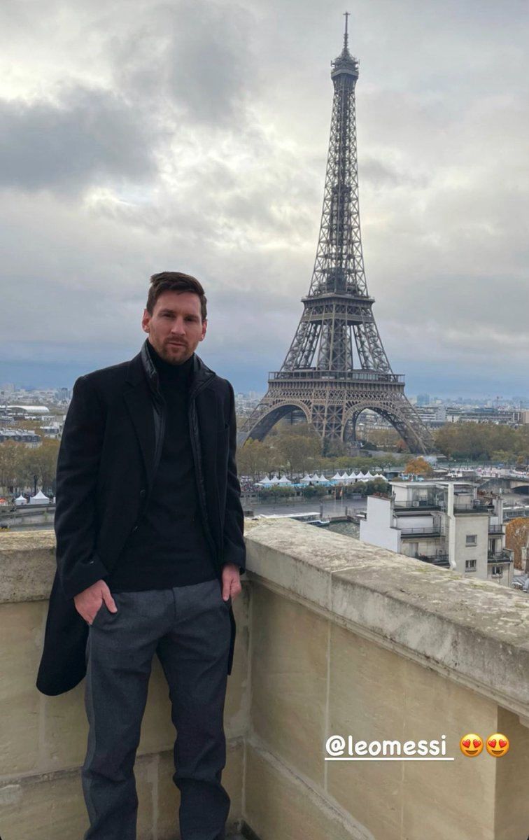 MessiFR_'s tweet photo. 🗼🐐 https://t.co/3HdHQc69em