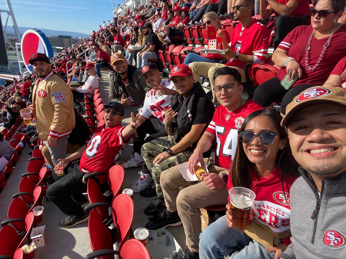 chelay933012's tweet photo. #FTTB #49ers #AZvsSF @49ers https://t.co/hR12WHQcMa