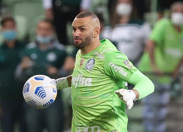 Sofascore Brazil on X: Weverton (33 anos) pelo @Palmeiras na  @LibertadoresBR: ⚔️38 jogos 👐98 defesas 🚫20 gols sofridos (!) 📊83% bolas  defendidas (!) 🙏1/2 pênaltis defendidos ❌0 erros defensivos graves 💯Nota  SofaScore