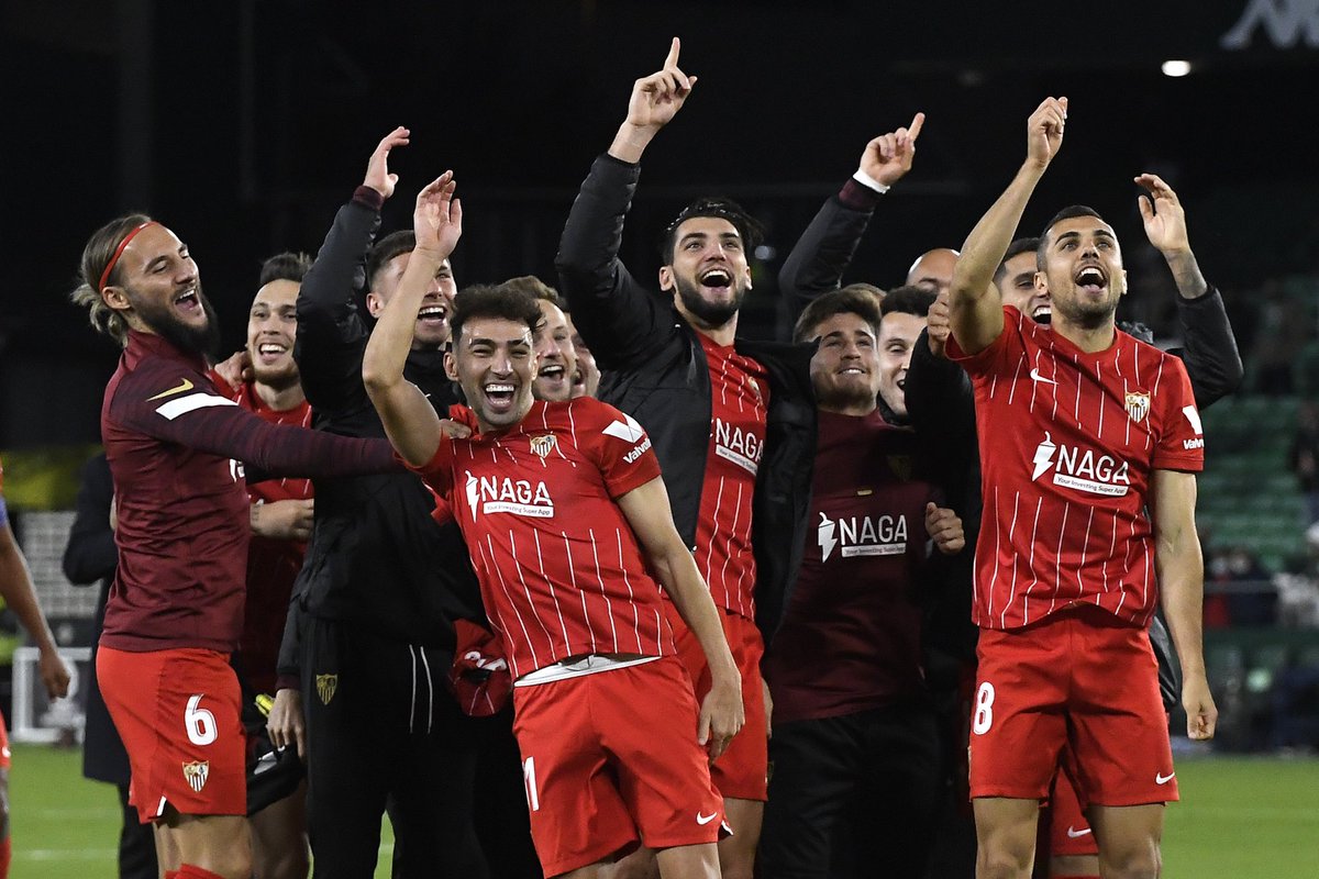Entre un te quiero y un te quiero… ❤️
🥳🙌🏼

#ElGranDerbi ⚪️🔴

#WeareSevilla #NuncaTeRindas