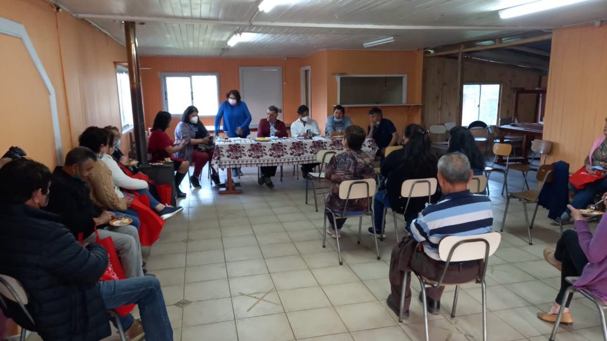 rquinteroslara's tweet photo. 📌Ayer estuvimos en el sector de #Pichil de la comunidad de #Osorno en compañía de nuestro consejero regional Francisco Reyes. Gran reunión con su comunidad! #senadordeverdad #QuinterosSenador #osorno #Participación #VotaAH18 https://t.co/Nk5gbHJ3RJ