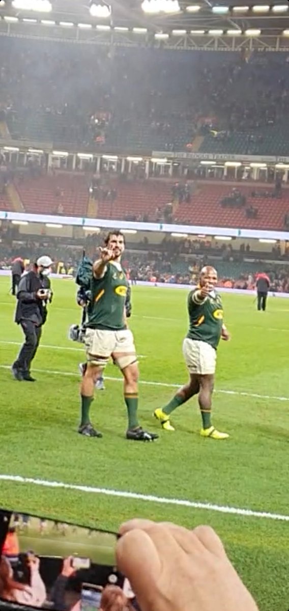 JonKappy's tweet photo. @BongiMbonambi @EbenEtzebeth you gents are class on and off the field. Thank you 🇿🇦 https://t.co/fmDxGz4vXb