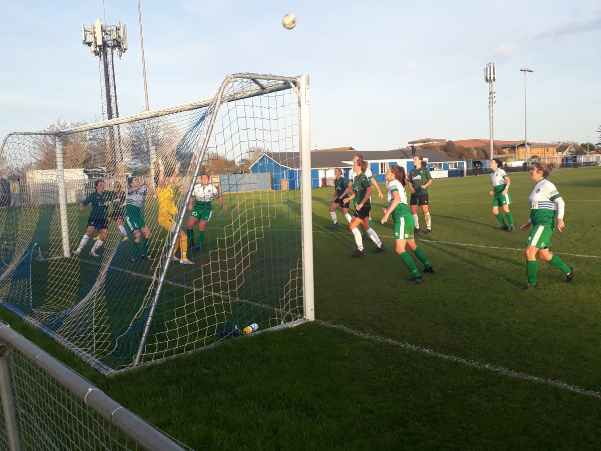 GroundhopperGr1's tweet photo. Well done @ChiSelseyfc for today’s win- if @ArgyleWFC have to lose, at least it’s to a team in green! #GreenArmy Some great saves by keeper - one caught here, photo credit to Jan W. of @PASALB https://t.co/Z8kdzQZ5eo