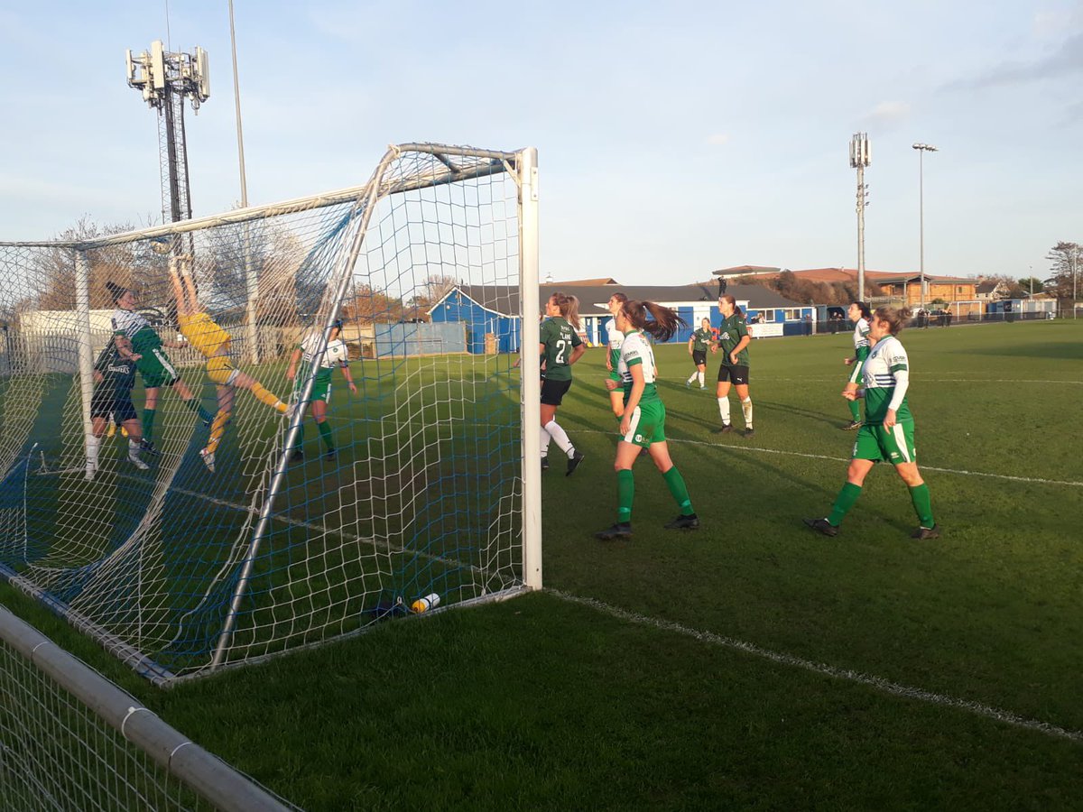 GroundhopperGr1's tweet photo. Well done @ChiSelseyfc for today’s win- if @ArgyleWFC have to lose, at least it’s to a team in green! #GreenArmy Some great saves by keeper - one caught here, photo credit to Jan W. of @PASALB https://t.co/Z8kdzQZ5eo