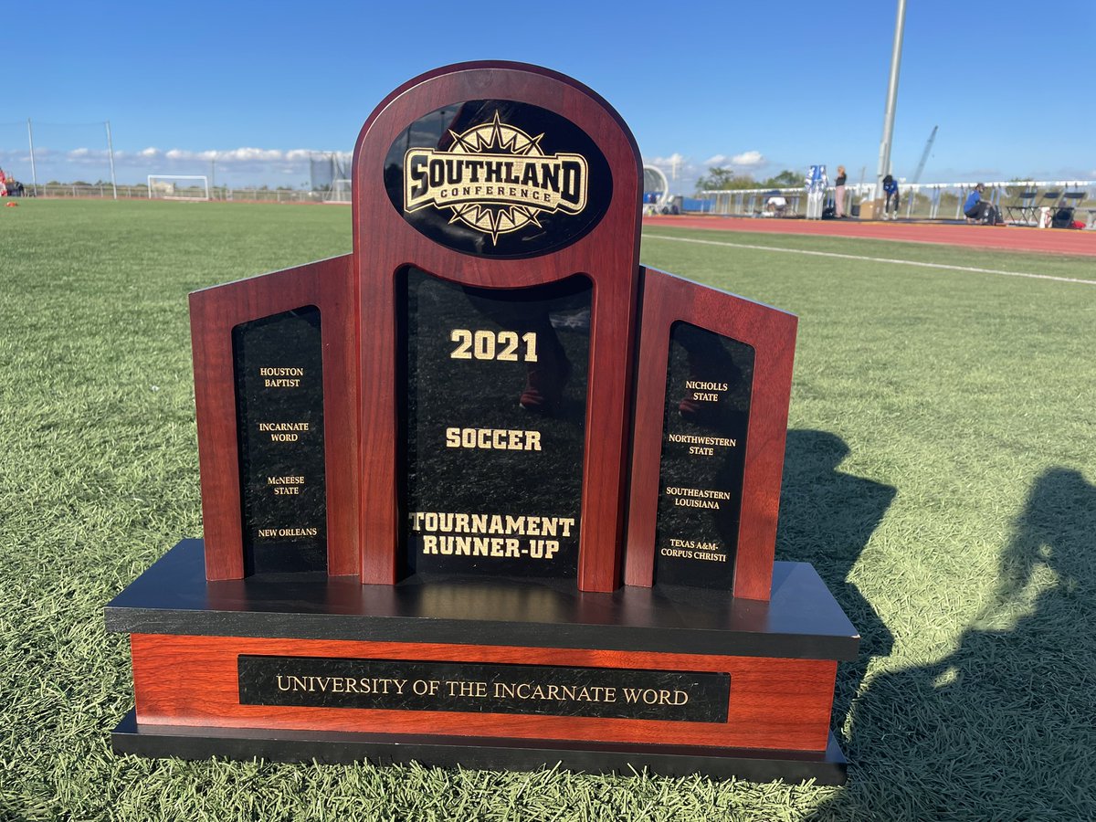 CoachEWC's tweet photo. Highest finish in program history ✅            
1st time past the quarterfinals ✅
1st time past the semifinals ✅
What a season! Everything to be proud of - history was made multiple times by this team &amp; courage shown. Magical - These are my people 🖤❤️#betheexample #TheWord https://t.co/qFVlfZgTEm