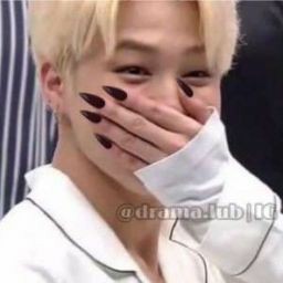 LaneStay1's tweet photo. @hyunjinlefils J'ai beugué au début puis j'ai eu la ref https://t.co/SQqqSHUmuo