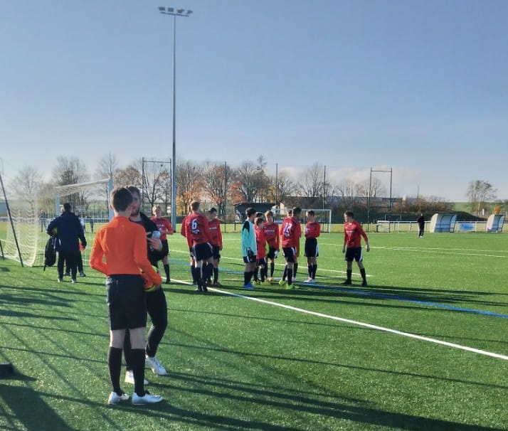Premier match arbitré à Solgne par notre jeune arbitre, Ryan ! Il a rendu une copie sans faute. Bravo Ryan, continue comme ça ! <a href="/TousArbitres/">Tous Arbitres</a> <a href="/LGEF_officiel/">LGEF - Ligue Grand Est de Football</a> #arbitre #passion #football #excelsior #cuvry