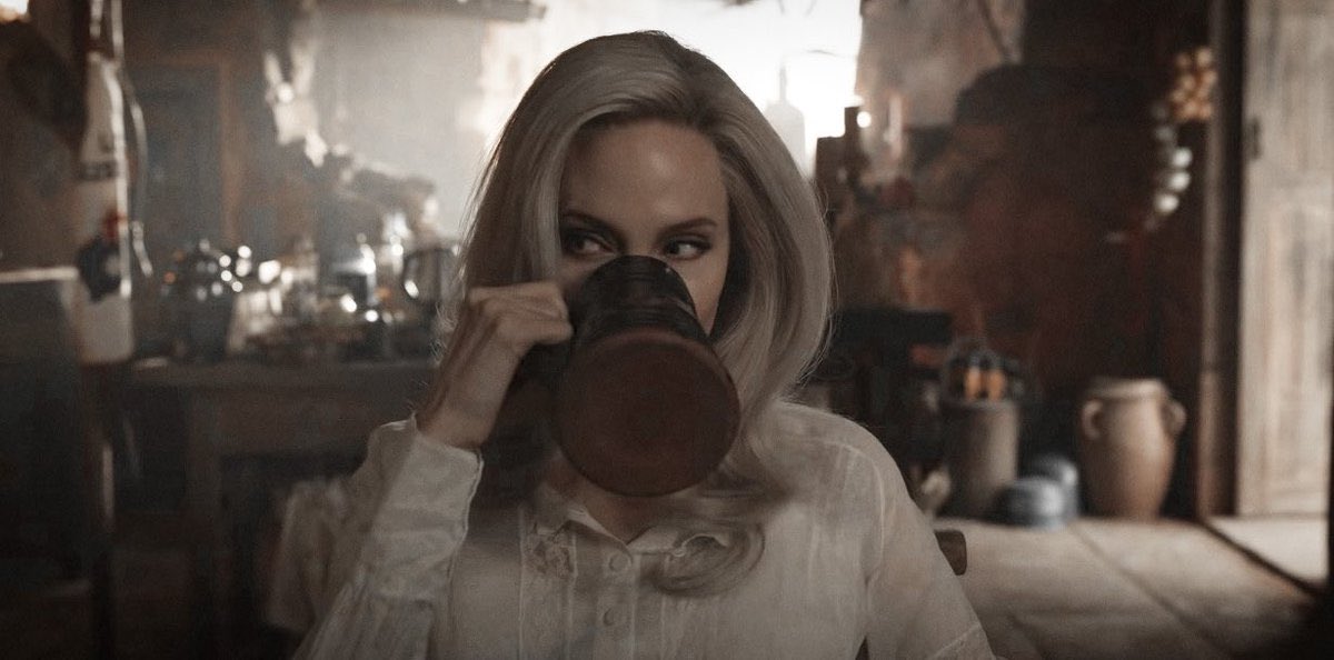 aikohwrites's tweet photo. Me at all the people that review bombed #Eternals and yet the film still debuted at # 1 and made $161M worldwide on opening weekend, making it the second-biggest global opening of the pandemic-era https://t.co/PWFO7q7z7L