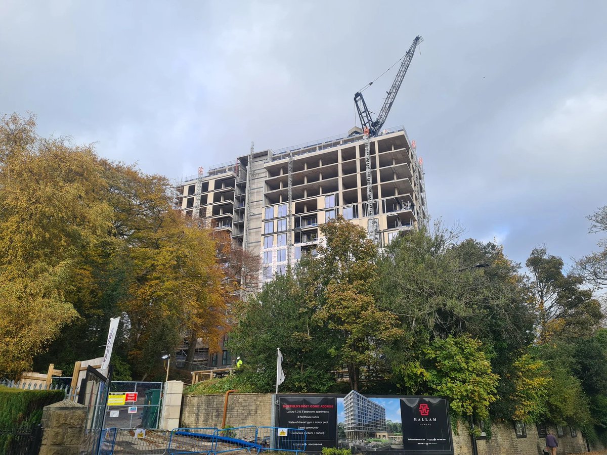 SheffieldRising's tweet photo. Facade work is underway at Hallam Towers #sheffieldissuper https://t.co/GNShK4sHDH