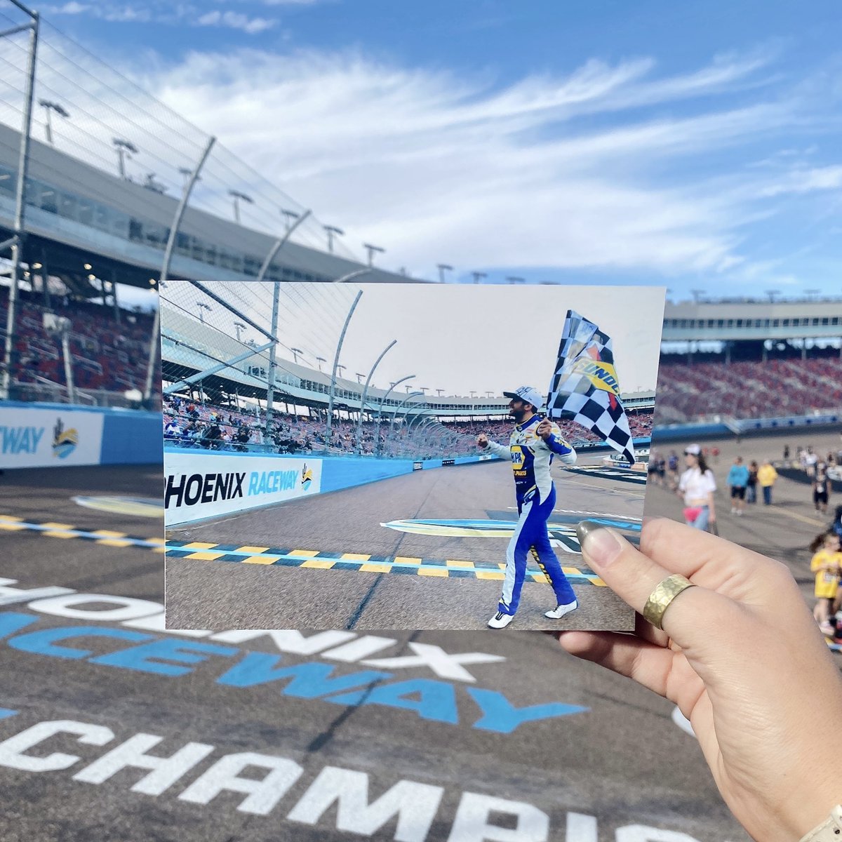 TeamHendrick's tweet photo. Ready to repeat. 🔥 #di9 https://t.co/yluE0pii1m