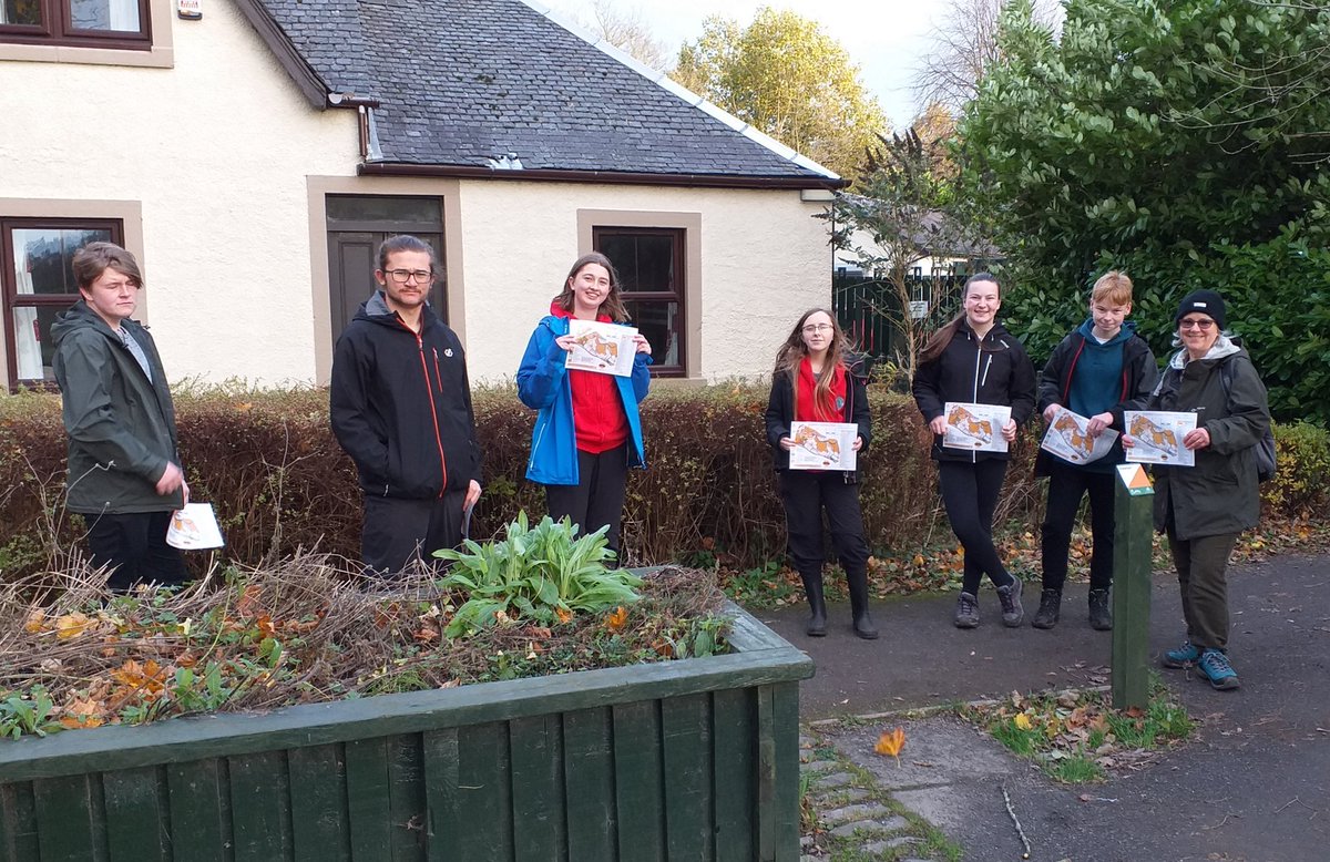 Our Junior Rangers used their map-reading skills trying out the long orienteering course @EglintonPark this afternoon. We found some interesting leaves and fungi on the way - and walked 10,000 steps!🍂 #JuniorRangers #getoutside @NAGreenHealth @SCRAOnline @ForumKilwinning