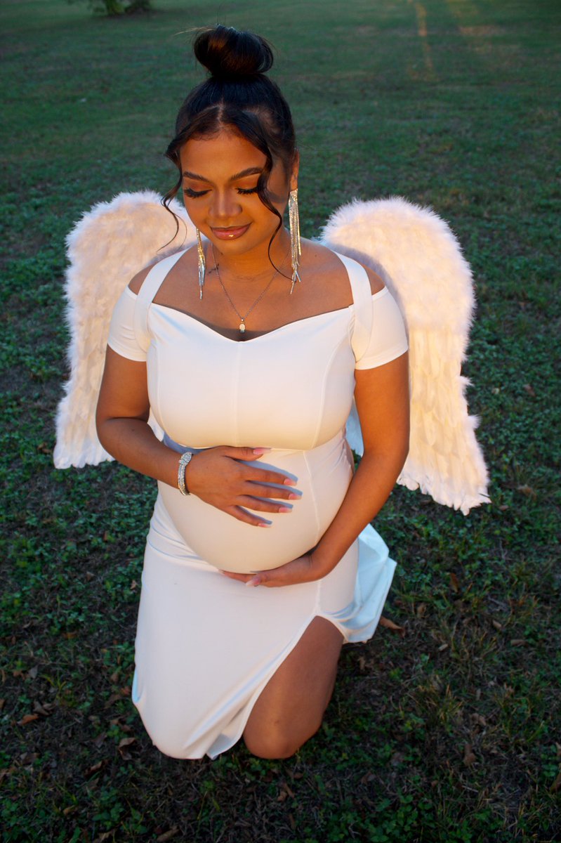 akira_simone's tweet photo. Aiden Asher Auzeene, my sweet baby. Mommy absolutely cannot wait to meet you.
#7MoreWeeks #AidenAsher #MaternityShoot. https://t.co/HmplOkwK8V