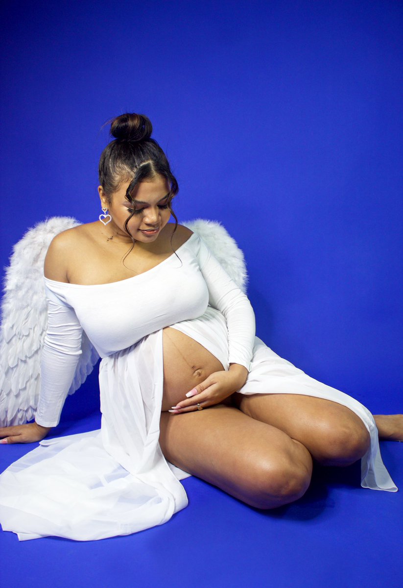akira_simone's tweet photo. Aiden Asher Auzeene, my sweet baby. Mommy absolutely cannot wait to meet you.
#7MoreWeeks #AidenAsher #MaternityShoot. https://t.co/HmplOkwK8V