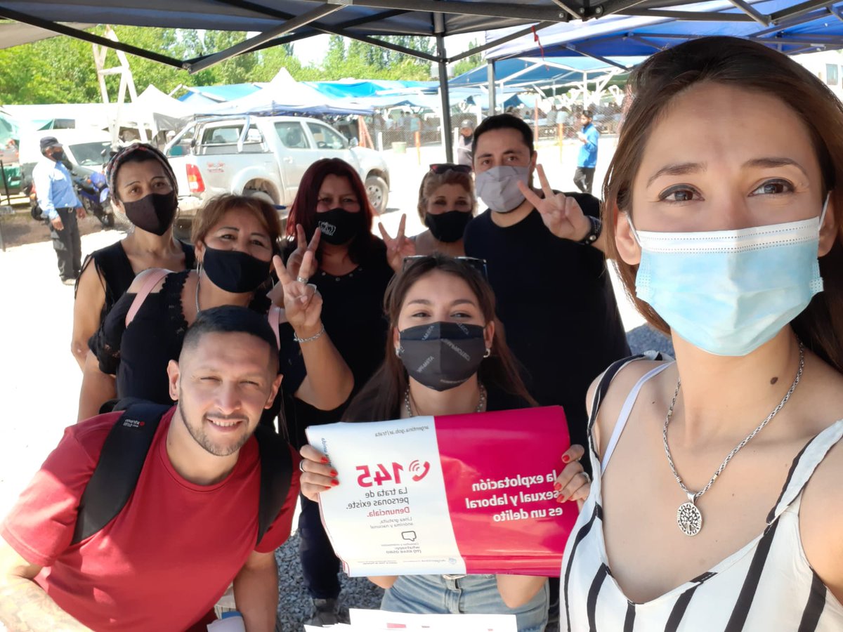 PipiBouzo's tweet photo. 📍Feria Nicolás Serpa

Jornada de Sensibilización y Difusión de la #Linea145.

👉 Trabajamos para sumar el compromiso de todos los sectores de la sociedad para sensibilizar y prevenir esta problemática.

Gracias a la concejala,@florenciadecima y a @MaipuMunicipio x el compromiso https://t.co/ZopDFhRnub