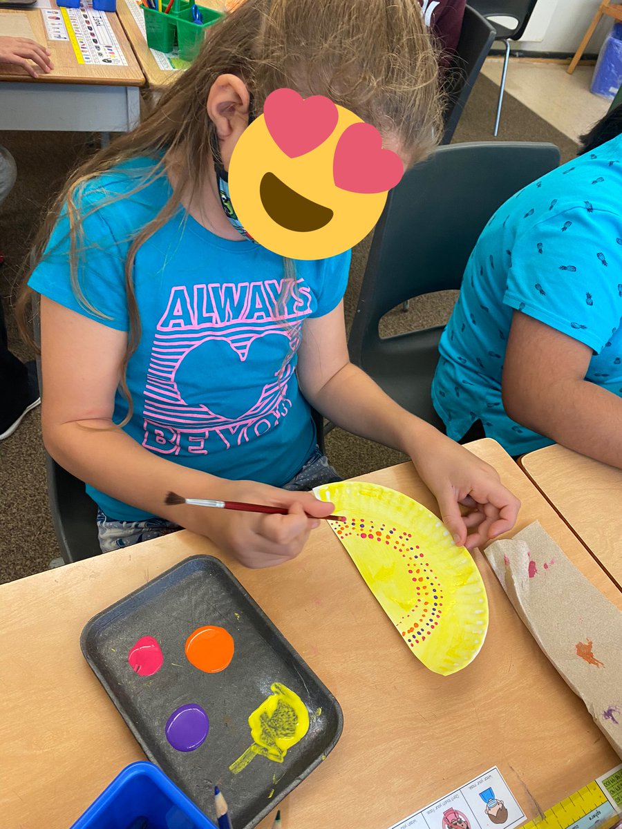 Ms_Palsetia's tweet photo. Late post. The #JrMID students @CDF_TDSB learn about Diwali by listening to Binny’s Diwali and designing some diyas. https://t.co/xpPWWHZckn