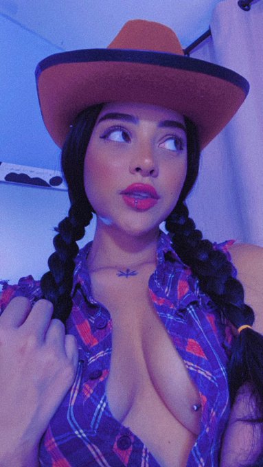 Vienes? Estoy en l&iacute;nea💜  #cowgirl #chaturbate #latina #teenmodels https://t.co/6Okytq1m7c<a href="/tag/cowgirl"class="tags">#cowgirl</a><a href="/tag/chaturbate"class="tags">#chaturbate</a><a href="/tag/latina"class="tags"><span>#latina</span></a><a href="/tag/teenmodels"class="tags"><span>#teenmodels</span></a>