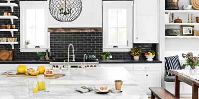 A major renovation of an older home gave a California family the chance to incorporate custom storage in every room. Inspired by stacks of photos and magazine articles, Jen Hochschild made storage a major priority in the redesign of keepingyouinformed.info/trendspottr/ho…