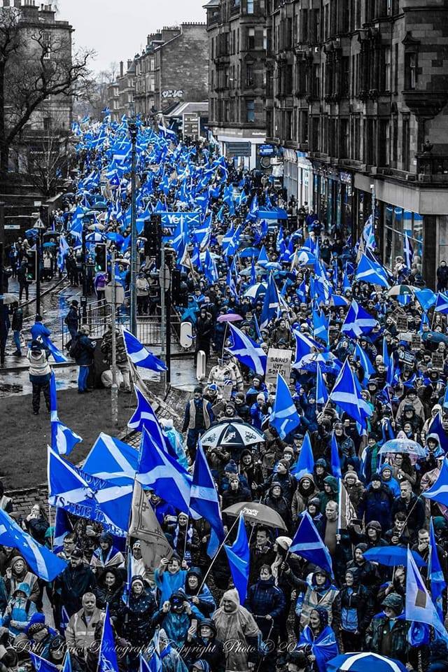 frenchieinlimbo's tweet photo. Protest march for Independence. 06/11/2021
#Scotland 🏴󠁧󠁢󠁳󠁣󠁴󠁿🏴󠁧󠁢󠁳󠁣󠁴󠁿 https://t.co/kORXc1HU91
