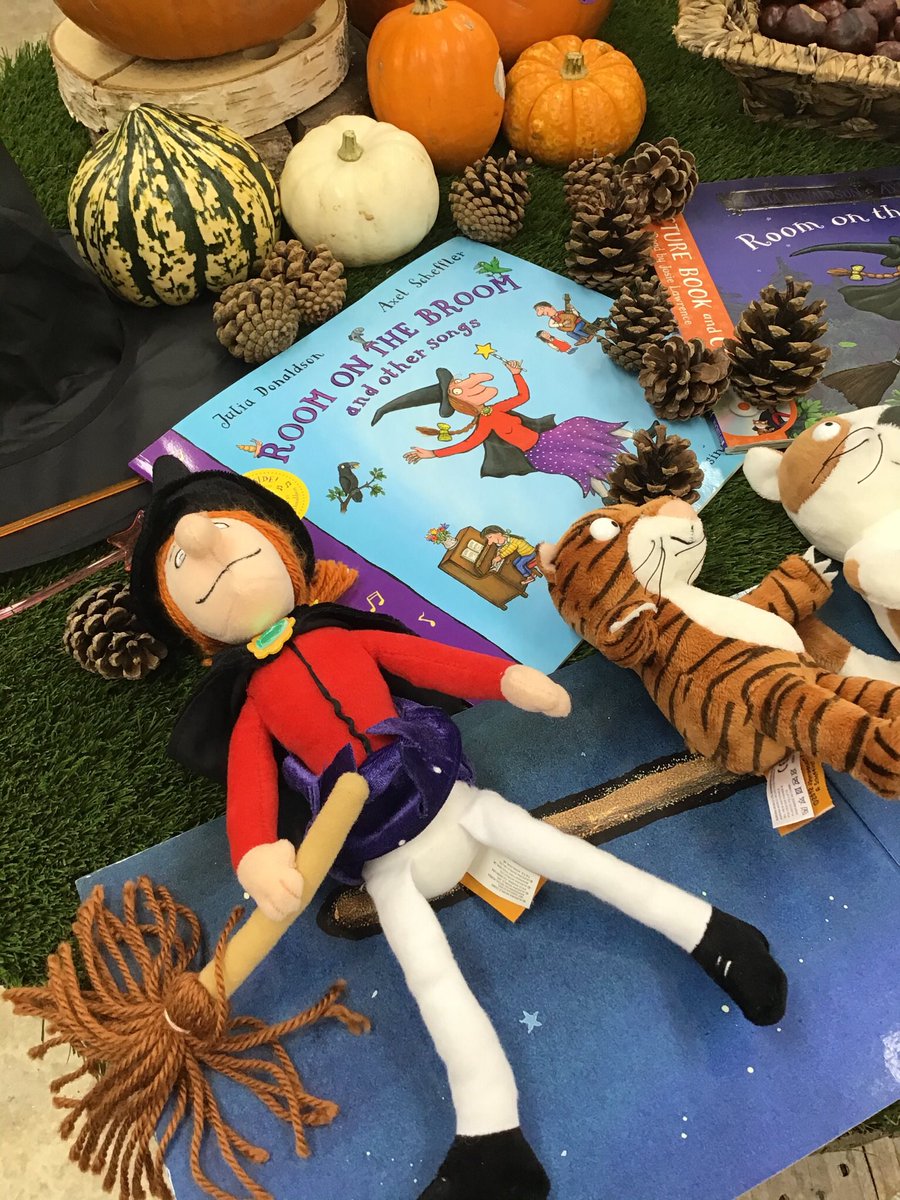 We love bringing books to life with a Story Sack! This was particularly popular on the run up to Halloween 🎃 #Autumn #welovebooks #Earlyyears #Roomonabroom