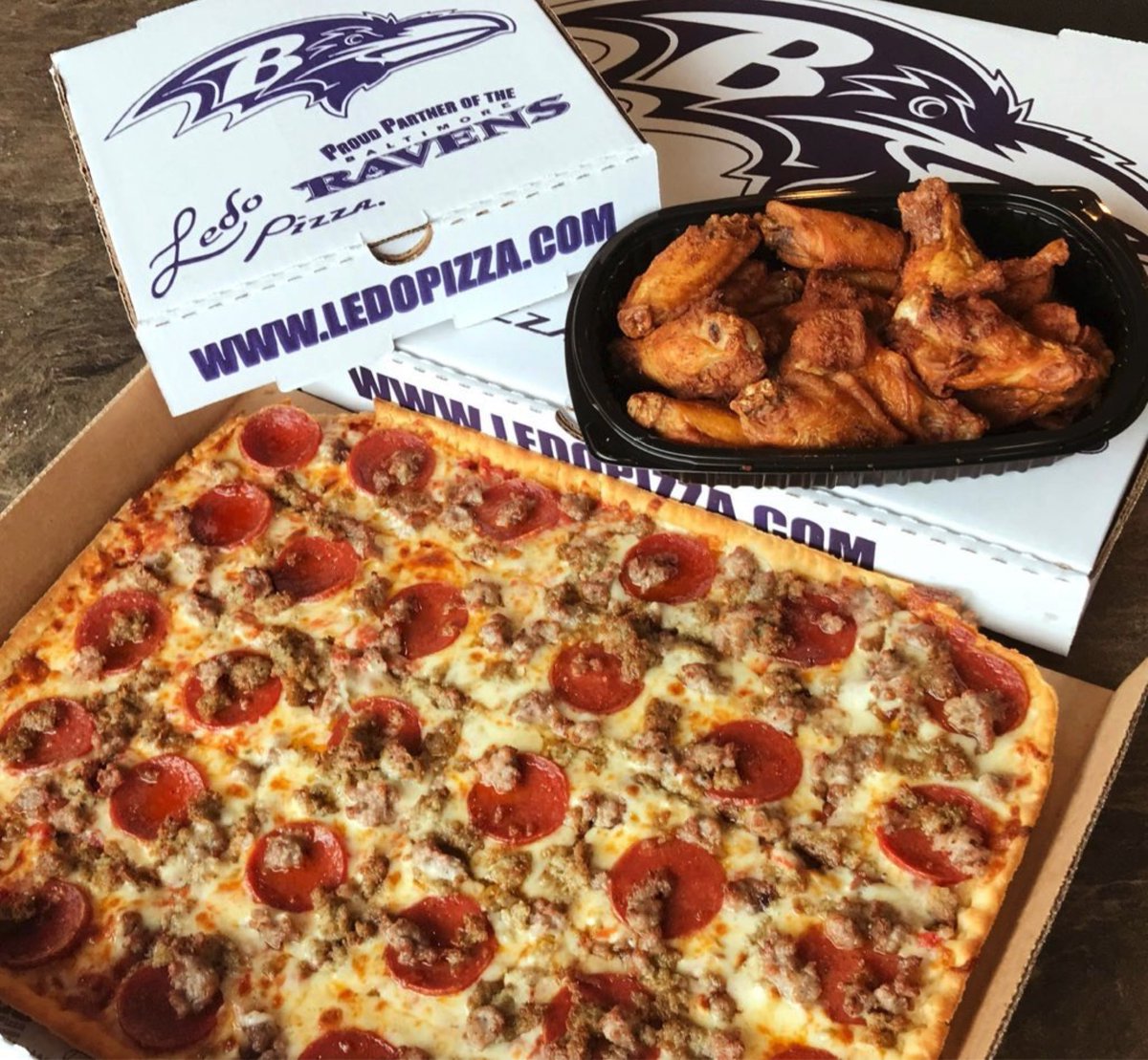 LedoPizza's tweet photo. 🏈 GAMEDAY GIVEAWAY 🏈

RT &amp; FOLLOW
for a chance to win a $50 #LedoPizza gift card! 

(1 Winner picked randomly at 9pm on 11/7/21)

Watching Football Today?!
🏈 Tailgate at home with the Ledo Pizza Football Deal! 

Save Time Order Online! 

https://t.co/upg2Cqjs0U https://t.co/mCxgDhg5oN