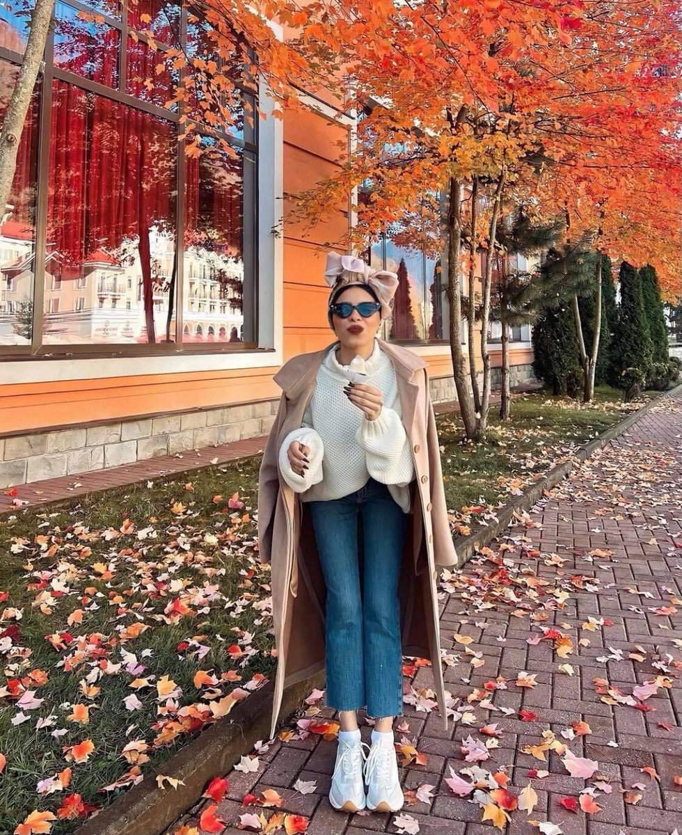 Menna_Elsony3's tweet photo. احلى احساس ايس كريم واتمشى في مكان برد ❄️🍁 https://t.co/UVqXJ9uiMM