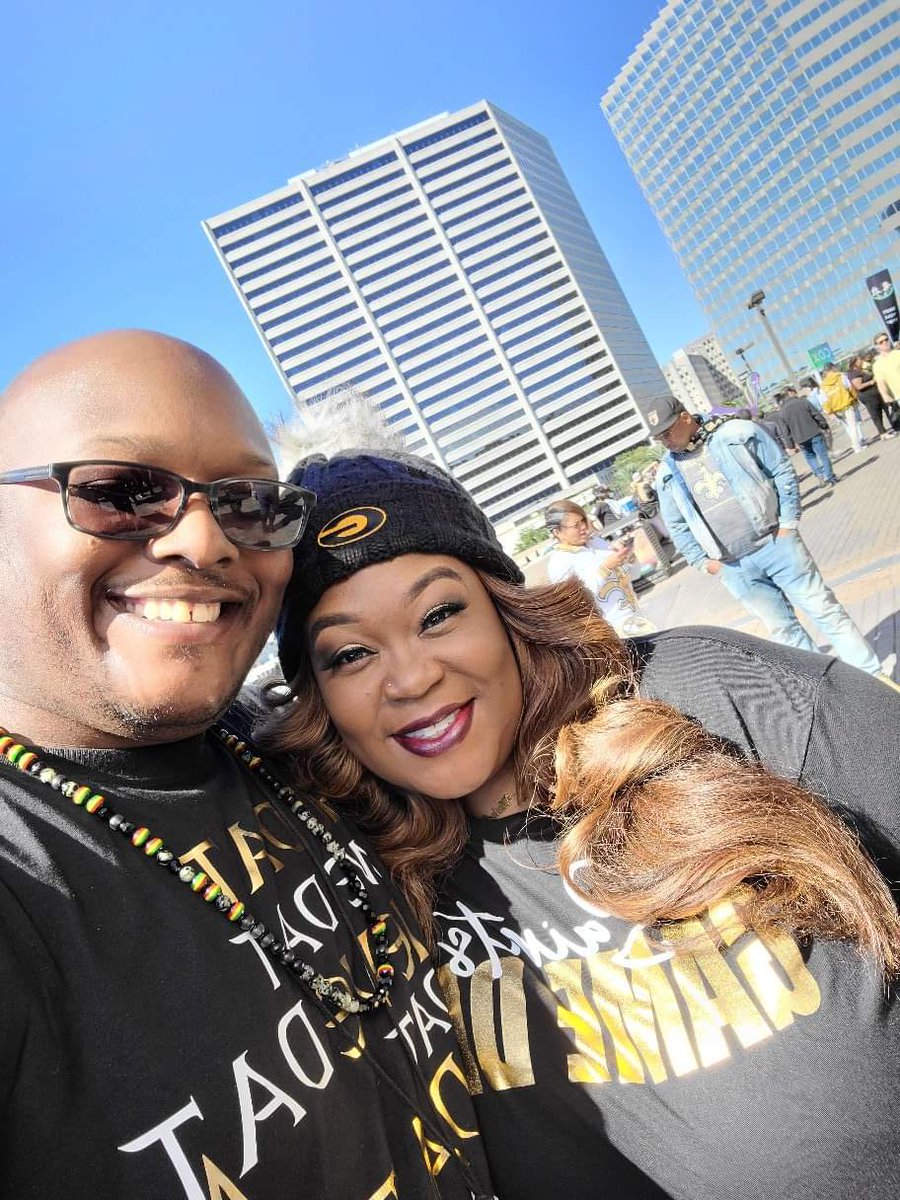 GoDonDiva's tweet photo. #SaintsGameDay #Nola
@GODJPhat https://t.co/vCcrMImYI2