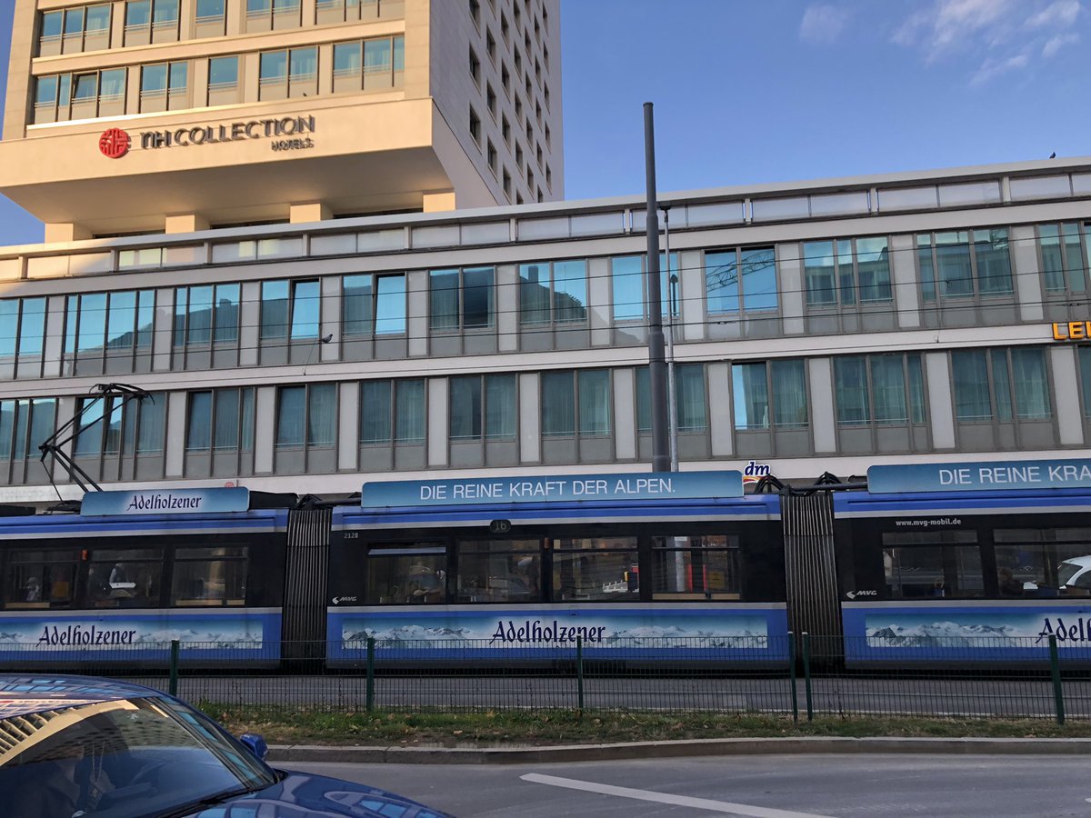 BlubbBlubber3's tweet photo. Da gabs übrigens noch ein bisschen was zu sehen…
#singats
#StraßenbahnvonHinten
#mvg
#railjet
#BR628
#Adelholzener
Achja, andere können bessere Fotos. Wird Zeit für einen neuen Apfel 🍏 😅 https://t.co/Ch5jrzn1Zf