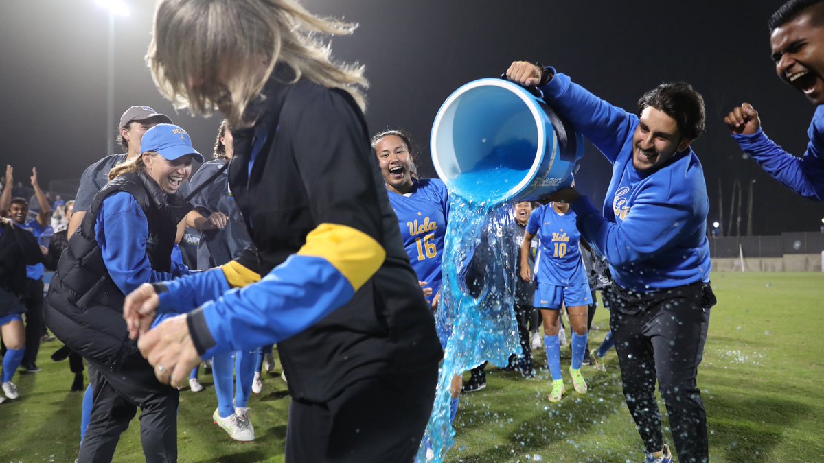 UCLAWSoccer's tweet photo. When your head coach is a former World Cup player and too fast and crafty to pin down for a celebratory Powerade bath. π
https://t.co/RBUSPTQOag