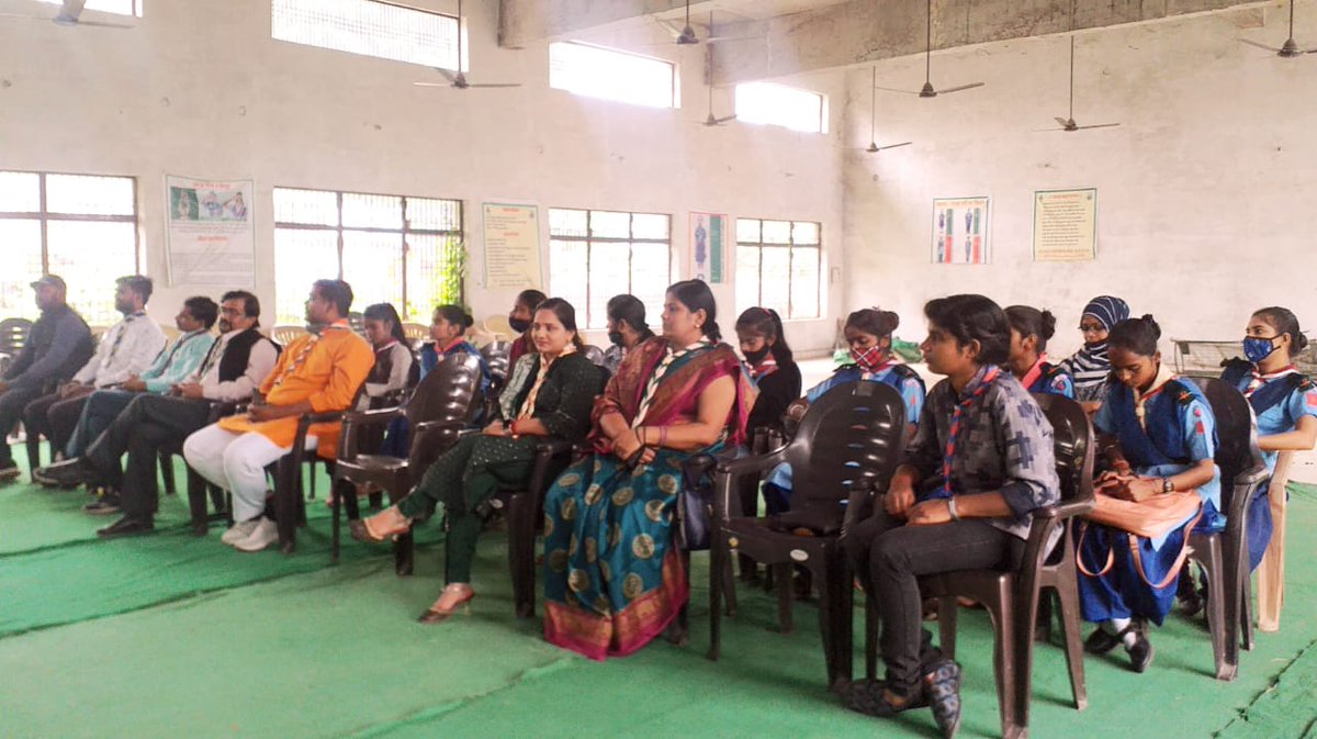 BrijendraDubey7's tweet image. भारत स्काउट गाइड के 71वें स्थापना दिवस के अवसर पर #अयोध्या_टॉप_एचीवर_गिल्ड के तत्वावधान में आयोजित राष्ट्रपति पुरस्कार प्राप्त स्काउट, गाइड, रोवर बहुत सालो बाद सभी इक्कठा हुये और सभी ने अपने अनुभव शेयर किया पुरानी यादें ताजा हो गई।
#BACKTOSCOUTING
@upbsgayodhya
@myogiadityanath