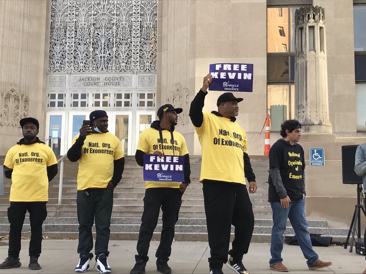Patty4MO's tweet photo. … (2/2) all over the US fighting for justice. Fighting for other people like Mr. Strickland who should not be incarcerated. Mr. Strickland’s case starts tomorrow. All eyes on MO & we must free him! #MOLeg #JusticeForKevinStrictland #NotOneMoreDay https://t.co/fE9BfWMHtj