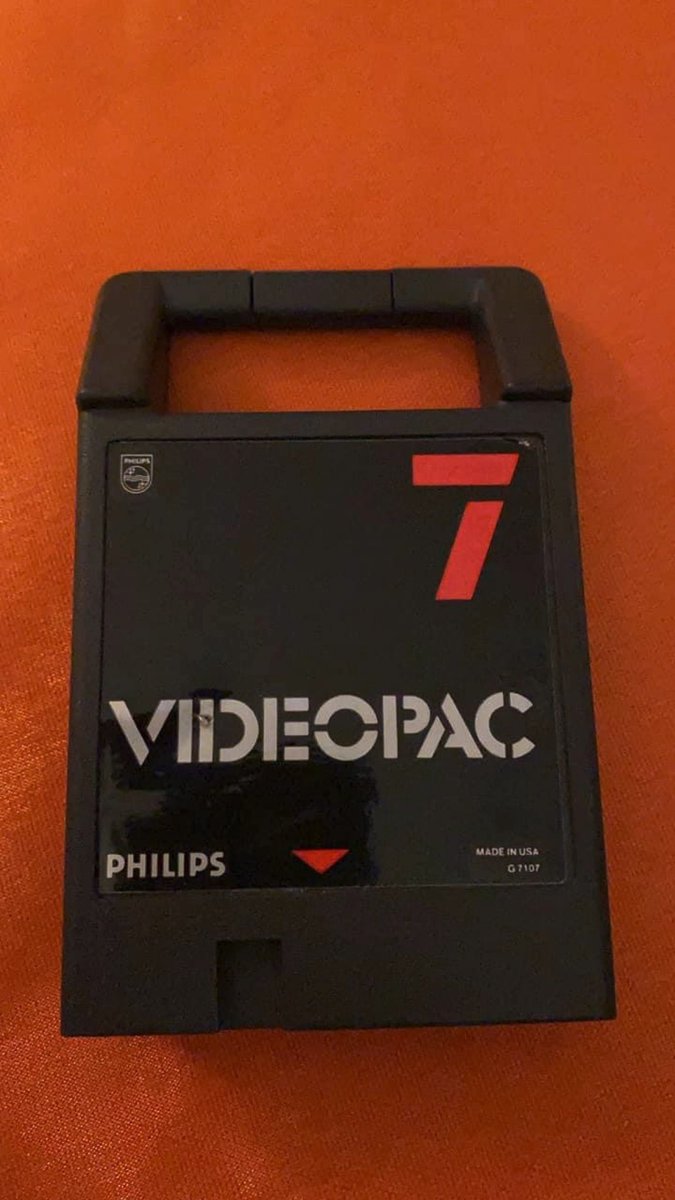 larasavelkoul's tweet photo. En dan komen je ouders nog een oud #computerspel tegen van een #atari Even een trip down memory lane. https://t.co/E7XdVYJvD7
