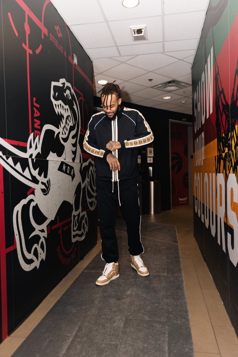 Raptors's tweet photo. ‘No I’m not mad, I’m just throwin’ fits’ https://t.co/LBFEX1WnXV