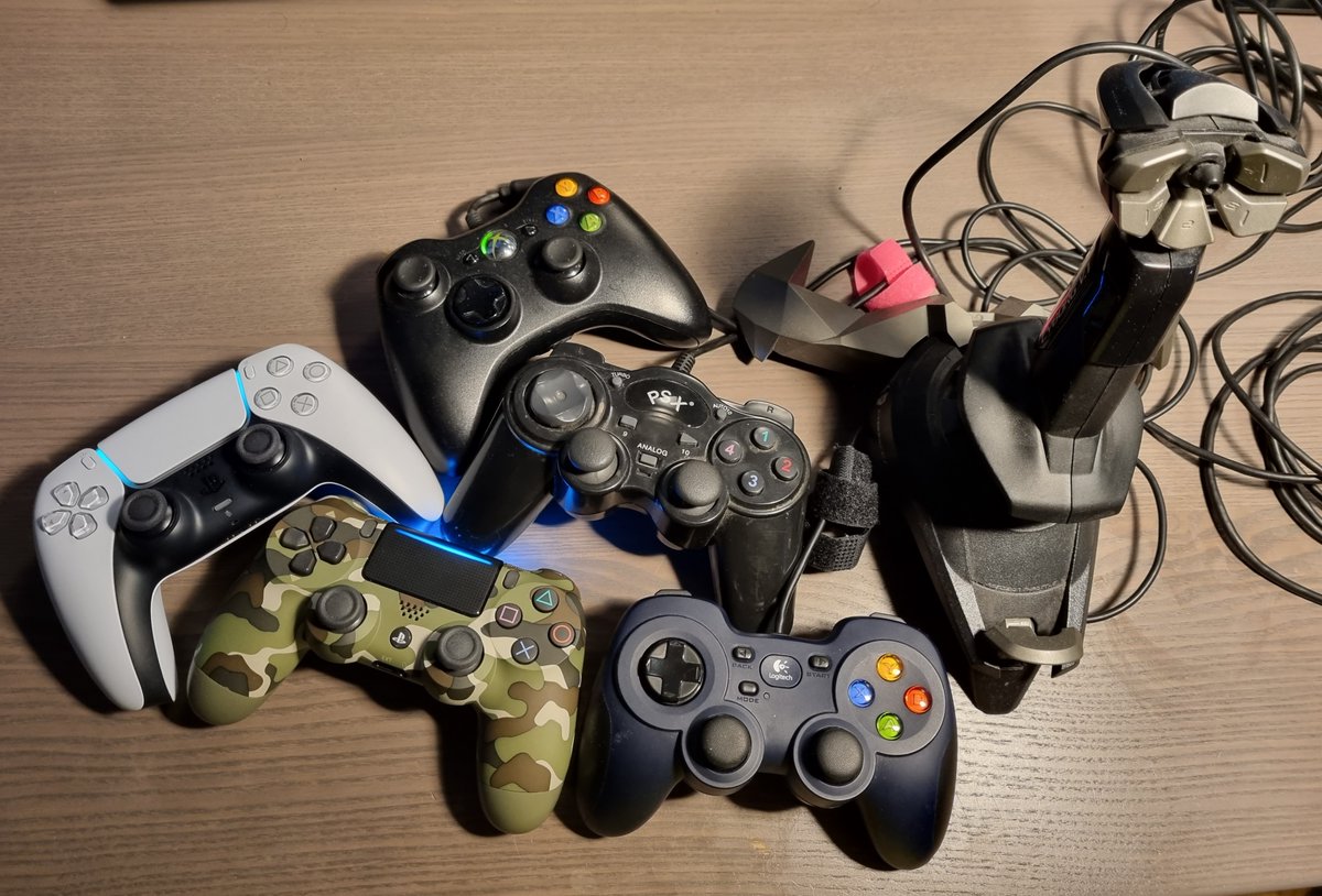tsjost's tweet photo. Time to attempt to get SteamInput working again, this time with the correct udev rules :D! #gamedev https://t.co/9uUBXba1LL