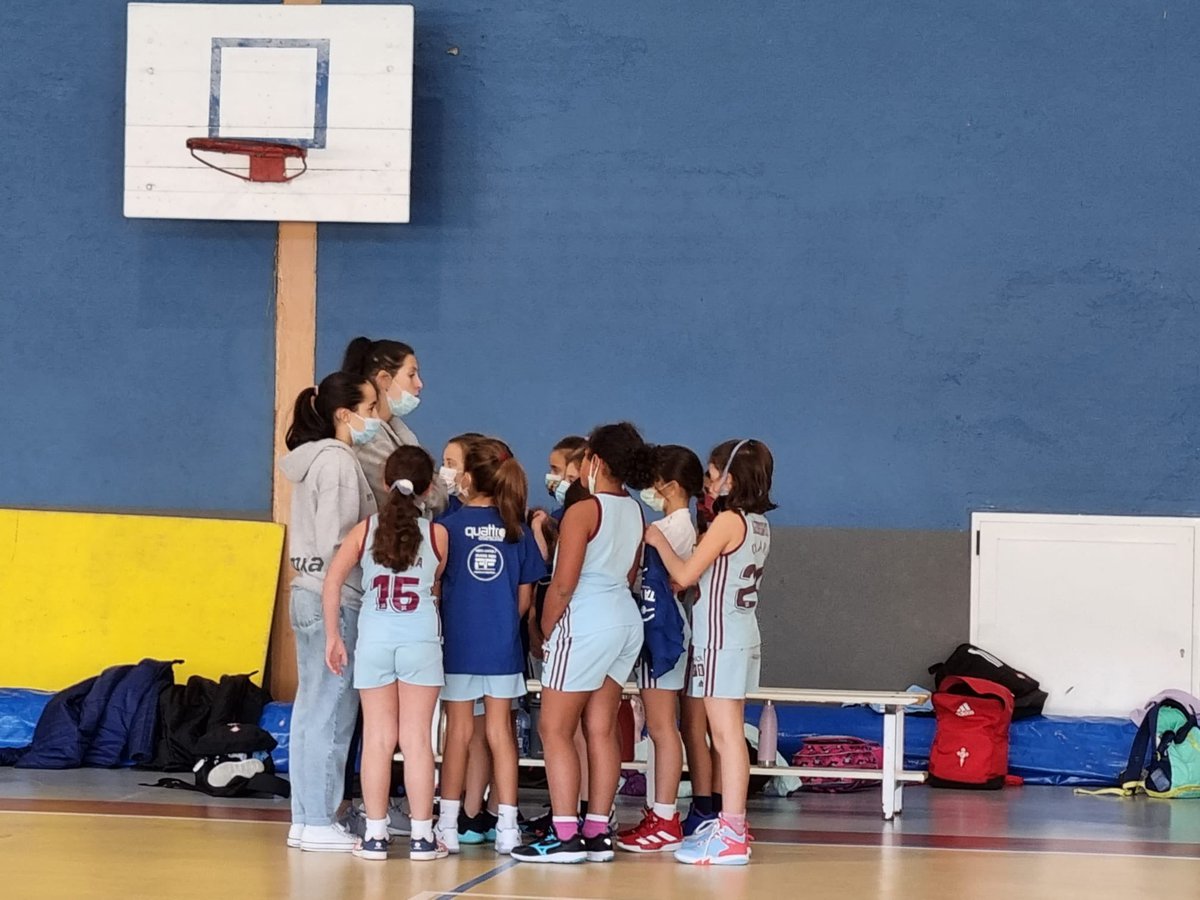 Celtabaloncesto's tweet photo. 🏀 Divertirse es una gozada‼️
🔜 Se acerca la competición de las más peques 💙😍
#academiacelta
#canastapequeña⛹️♀️
#benjas https://t.co/ERteUmWt8e