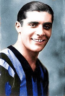 Giuseppe Meazza en Inter durante el año 1935.
