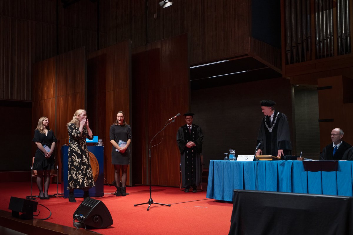 Bloemendaal_N's tweet photo. Some photos of my defense ceremony last Wednesday. The first photo is my favourite, this was the exact moment the rector announced I graduated cum laude. I particularly like everyone's facial expressions :)

(Thanks @pleunbonekamp for the photos!!) https://t.co/dWwxKQDIAN