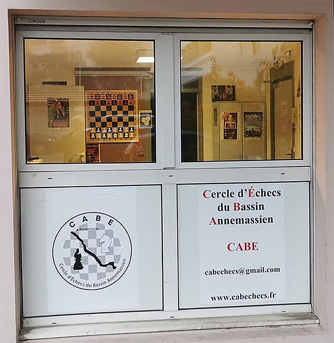 CabeEchecs's tweet image. Chaque dimanche à partir de dimanche prochain, le CABE vous donne rendez-vous de dix heure à midi dans nos locaux du Perrier. Muhamed Bunjaku, un de nos plus fort joueur tiendra permanence, au programme : jeu libre et bonne humeur.