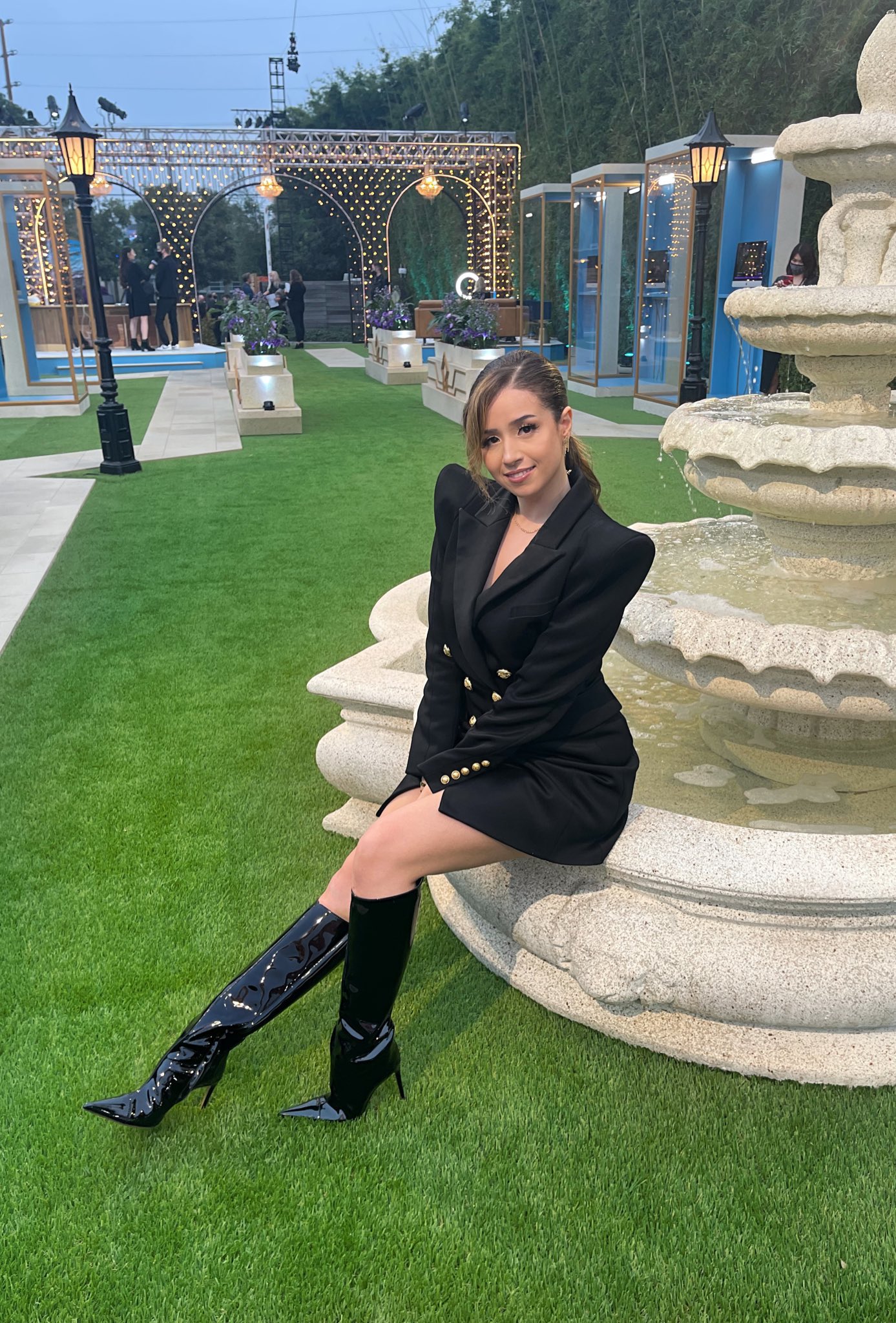 Top 5 Pokimane Clothing Items To Buy Now - konwt8i