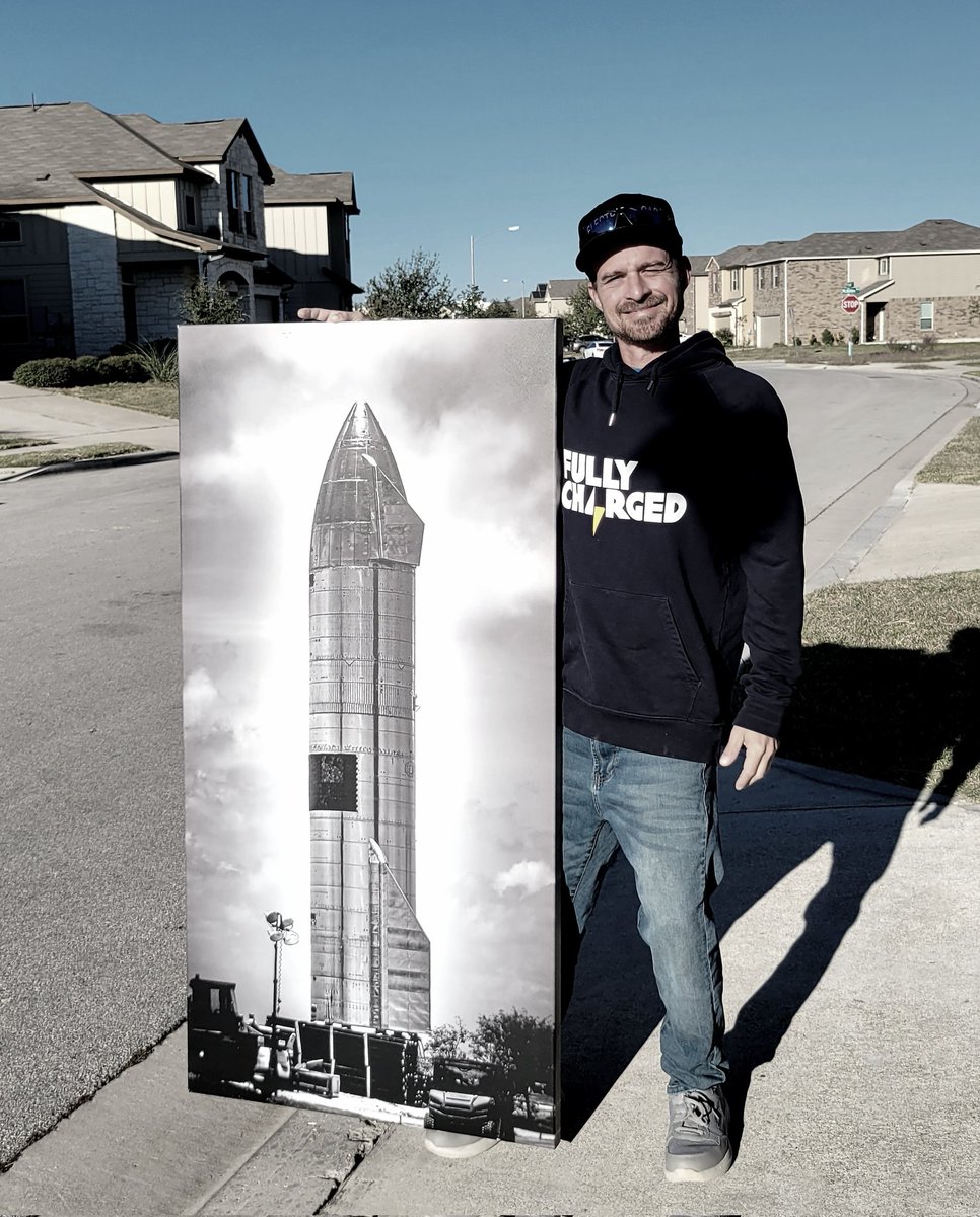 RoschetzkyP's tweet photo. #ElonChallenge - if you Sell Tesla or take 10% out of your portfolio, that is a good time to reinvest into local Art 😉#RoschetzkyPhotography #ElonArt #SpaceX #SN15 #ProudPhotographer #LocalArt https://t.co/kR7ofwRv8o