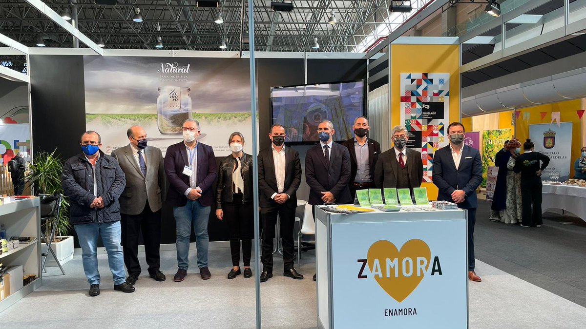 ZamoraHosteleri's tweet photo. 🔴🧀 FROMAGO SE VISTE DE LARGO EN LAS PRINCIPALES FERIAS GASTRONÓMICAS Y TURÍSTICAS DE ESPAÑA
@dipuzamora promociona en @XANTAREXPO la Fromago Cheese Experiencie,Feria Mundial del Queso en septiembre 2022
Zamora acude con @alimentoszamora y #ExquisiteZa
https://t.co/j8d3rohzsw https://t.co/NXmbXixin6