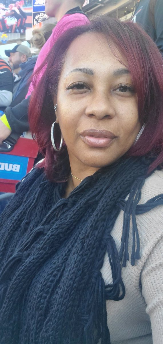 hizzQueen's tweet photo. #RuleTheJungle bengals vs browns https://t.co/tCoWvLBjyL