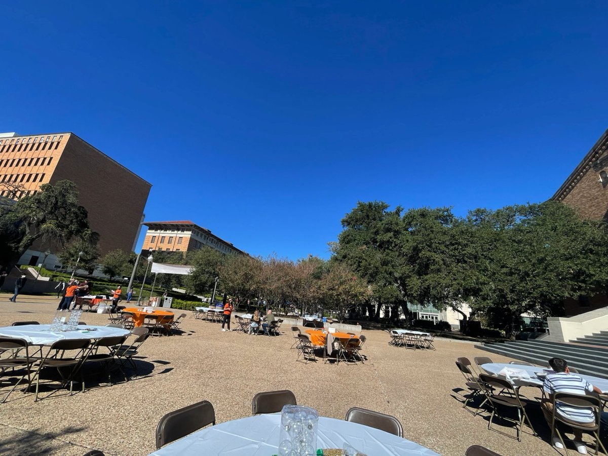 m_gutierrez13's tweet image. Setting up for the first event for #firstgenlonghorns #celebratefirstgen week @BeALonghorn with prospective students 🐂🤘🏽 It’s going to be a great week!