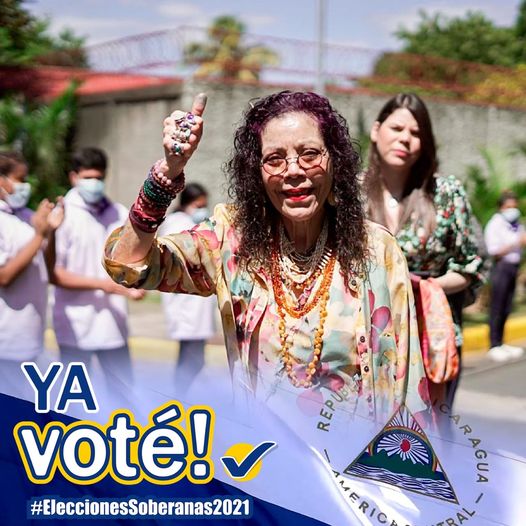 UVMarcosSomarri's tweet photo. Nuestro cmdte Daniel  y nuestra Cra. Rosario han ejercido su voto por AMOR A NICARAGUA, por más progresos, salud, educación y un prospero futuro para nuestras generaciones venideras.

#EleccionesSoberanas2021 
#FuerzaDePuebloQueVence 
#UnidosEnVictorias https://t.co/f9mzeSD017