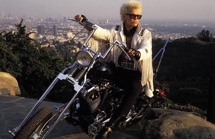 Billy Idol on top of the world...and he was on top of the chart...and still riding high at No 3 on the Heritage Chart ...with 'Bitter Taste.' @BillyIdol @NationRadioUK