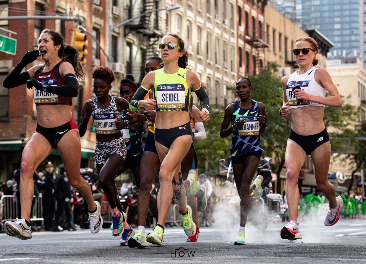HowLao's tweet photo. New York City Marathon - Pro women
(~ 25k into the race)
@ByGollyMolly12 - with a 2:24:42 (PR) and the fastest EVER by an American woman in New York, to finish 4th in the NYC Marathon.
#HowLaoPhotography #NewYorkCityMarathon #mollyseidel https://t.co/MA3rSC6le0