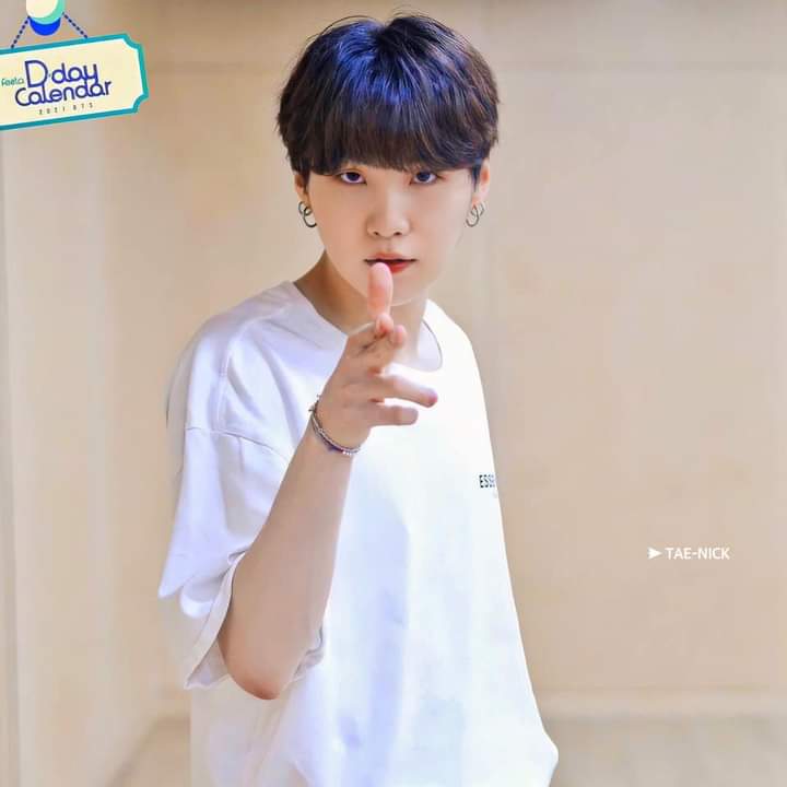 xtaevxx's tweet photo. @Algeria__army @BTS_twt Min Yoongi 
I vote BTS #BUTTER as #TheMusicVideo of 2021 at #PCAs https://t.co/wKKYsD62dd